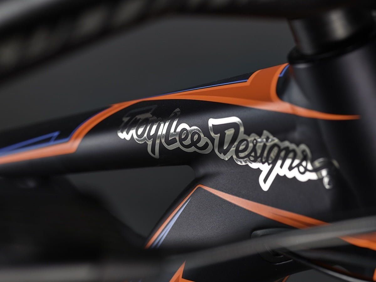 specialized troy lee kenevo