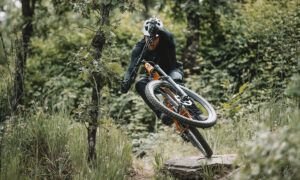 La Vera – Mountain bike y piscinas naturales en el “Pirineo extremeño” con David Cachon. Imagina un lugar rodeado de montañas, plagado de gargantas y piscinas naturales