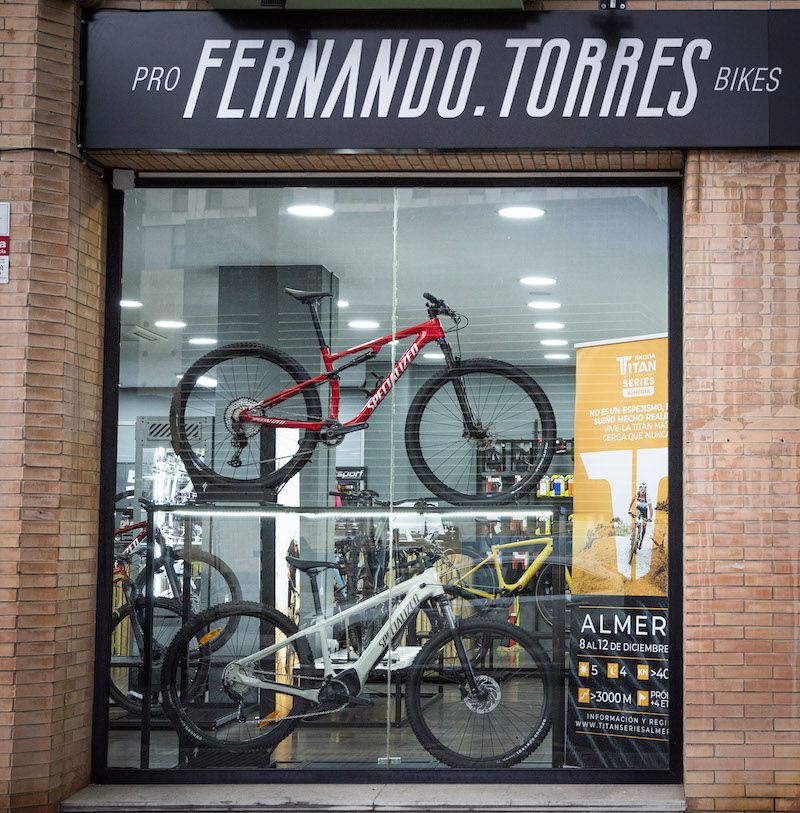 Así es la nueva tienda de Fernando Torres Probikes